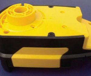 flash of injection mold is caused by failure mold or machine clamping force