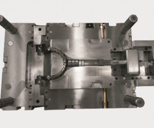 What are factors determine processing price of plastic molds?